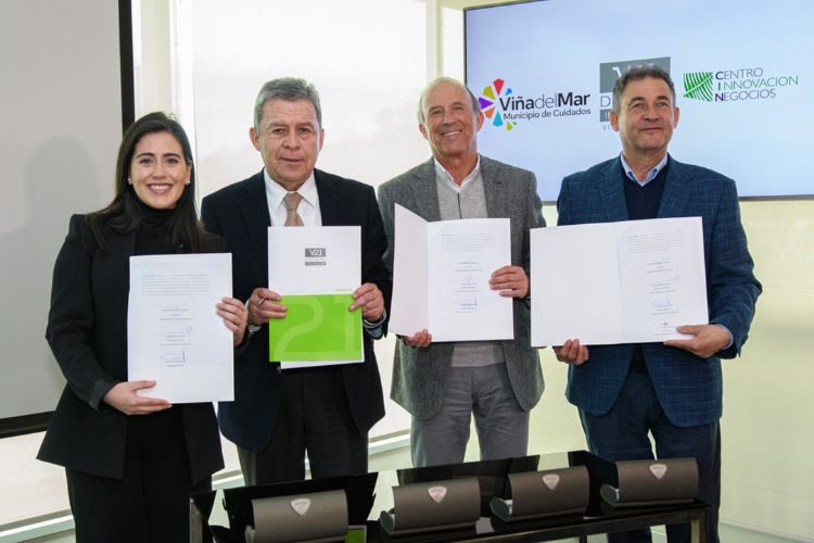 ¡Cuádruple hélice! Distrito V21 y municipio de Viña del Mar firman convenio de colaboración